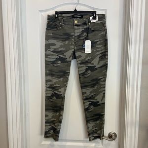 NWT Express camo skinny jeans size 10R